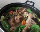 A picture of step 3 of Chicken mushroom with greens.
