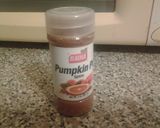 A picture of step 4 of Apple pumpkin pie.