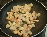 A picture of step 4 of Vietnamese Okonomiyaki - Bánh Xèo.