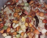 Foto del paso 2 de la receta: Ponche navideño de muchas frutas