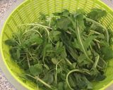 Foto del paso 1 de la receta: Ensalada de 4 hierbas con granada