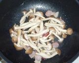 A picture of step 3 of Spinach and Mushroom Cream Pasta.
