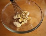 A picture of step 4 of Super Easy! Chewy Rice Flour Banana Cake.