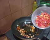 Foto langkah ke 5 dari resep Tan Hua Tang (Sup Telur Tomat).
