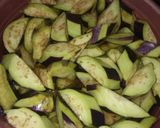 Foto langkah ke 1 dari resep Tumis terong.