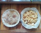 A picture of step 4 of Apple pie.