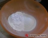 Φωτογραφία βήματος 1 της συνταγής Αλμυρά muffins με λιωμένη καρδιά τυριών και ζαμπόν