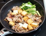 A picture of step 4 of Pork, Greens, Atsuage in Oyster Sauce.