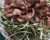 Hình bước làm 2 của món Bò xào rau mầm