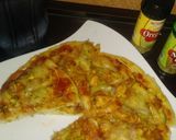 A picture of step 4 of ChickenTikka Pizza.