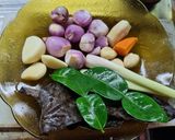Foto langkah ke 2 dari resep Soto Ayam Kuah Kuning Bening.
