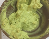 Foto del paso 2 de la receta: Huevos Rellenos de Palta y Queso 🧀 Azul