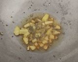 A picture of step 2 of Spinach Stir Fry.