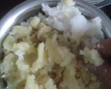 A picture of step 2 of Sabudana Vada.