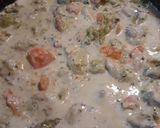 A picture of step 3 of Chicken Alfredo.