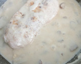 Foto del paso 5 de la receta: Pollo con salsa de setas y queso