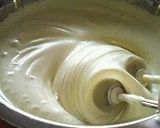 A picture of step 5 of Castella Sponge Cake.