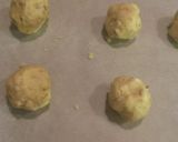 A picture of step 4 of Mum's Mexican Wedding Cookies aka Russian Teacakes.