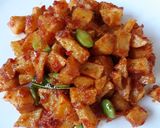 Foto langkah ke 5 dari resep Sambal Goreng Kentang Terasi Pete.