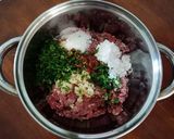 Hình bước làm 2 của món Bò băm viên sốt teriyaki