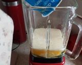 A picture of step 1 of My peahes & Cream fruit Shake.