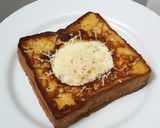 Foto langkah ke 9 dari resep Egg in Hole French Toast.