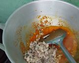 A picture of step 3 of Indonesian's snack.