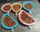 Foto del paso 13 de la receta: Helados Individuales de Queso de Untar y Chocolate que Puede Hacer Hasta un Niño