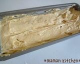 A picture of step 9 of Candied Chestnut Pound Cake.