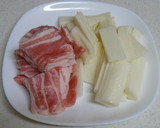 A picture of step 1 of Rich Stir-fried Pork Belly and Nagaimo Yam with Oyster Sauce.