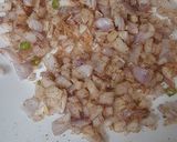 A picture of step 3 of Onion paratha.