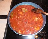 Φωτογραφία βήματος 9 της συνταγής Shakshuka. Αυγά σε σάλτσα ντομάτας