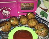 A picture of step 3 of Chicken capsichezz balls.