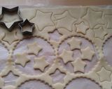 A picture of step 5 of Vickys Individual Apple & Custard Pies, GF DF EF SF NF.