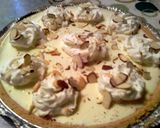 A picture of step 3 of Sunshine 's Banana Cream Pie.