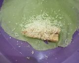 Foto langkah ke 5 dari resep Dadar Gulung Pisang.