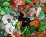 Foto langkah ke 2 dari resep Tumis Udang Sayuran.
