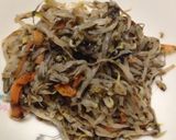 A picture of step 3 of Bean Sprouts with Black Pepper and Garlic Soy Sauce.