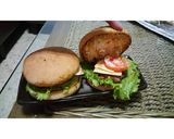 Foto langkah ke 4 dari resep Homemade Beef Burger.