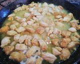 Foto del paso 4 de la receta: Pollo al curry y piña🍍