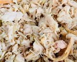 Une image de l'étape 3 de Laap kai : salade au poulet.