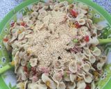 Foto del paso 7 de la receta: Ensalada de fideos colorida y nutritiva