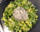 Une image de l'étape 3 de Salade sucrine aux tomates bicolores et oignon de roscoff.