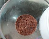 A picture of step 2 of Delgona coffiee cream chocolate Dessert.