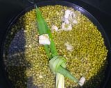 Foto langkah ke 2 dari resep Bubur Kacang ijo kuah santan.