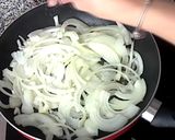 Foto del paso 3 de la receta Chuletas de cerdo encebolladas
