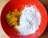 Hình bước làm 2 của món Bánh canh bí đỏ
