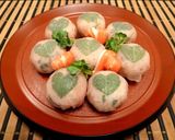 A picture of step 6 of Easy Temari Sushi with Prosciutto and Shiso Hearts.