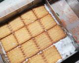 Sütés nélküli epres-kekszes gluténmentesen 🍓🍓 recept fázis 3 fotója