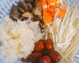 Hình bước làm 1 của món Canh sườn non nấu táo đỏ và nấm